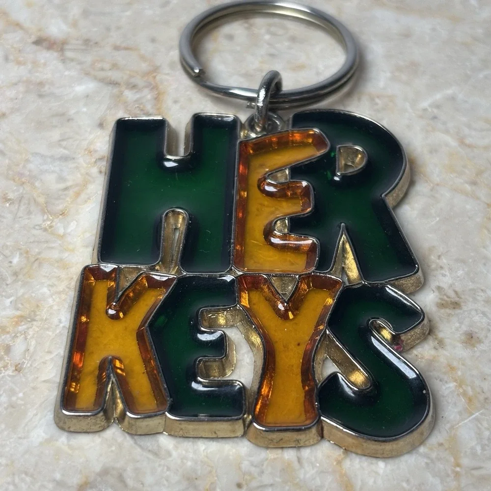 HER KEYS Gold Yellow Green Stained Glass Retro‎ Look Metal Keychain Groovy VTG